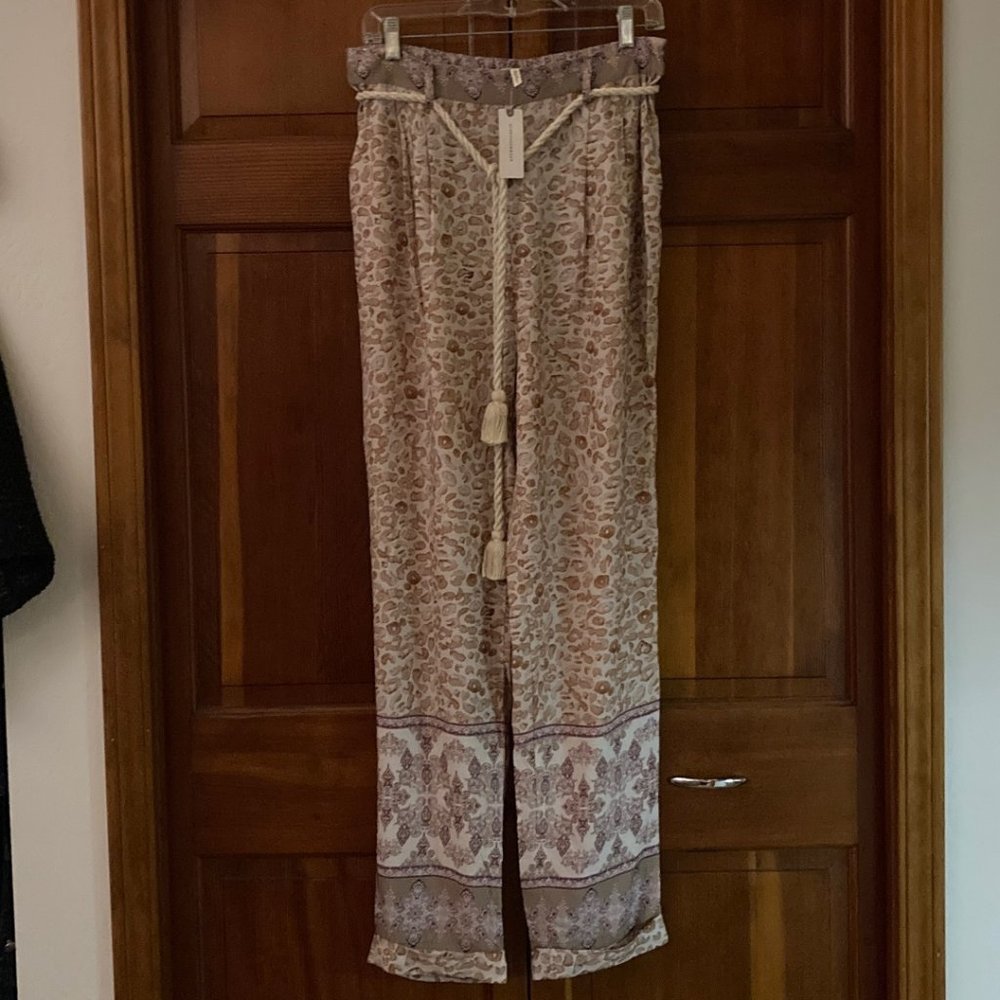 Anthropologie Ollari cream/mauve flowy pants - Bohemian pattern - Large - NWT